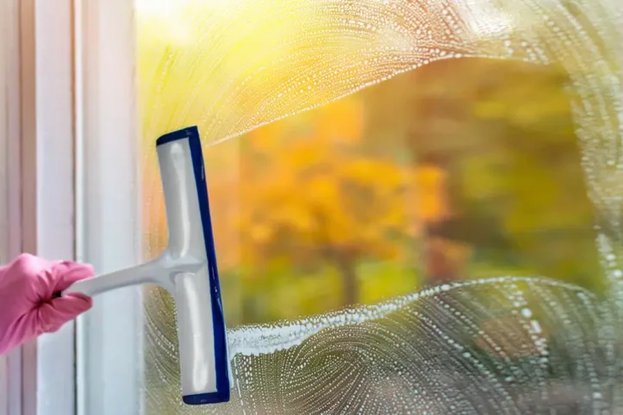 How Professionals Clean High Windows Safely in Conyers, GA How Professionals Clean High Windows Safely in Conyers, GA